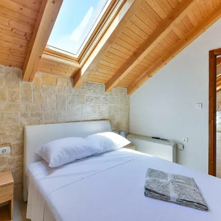 Villa Stone Stela & Lea *