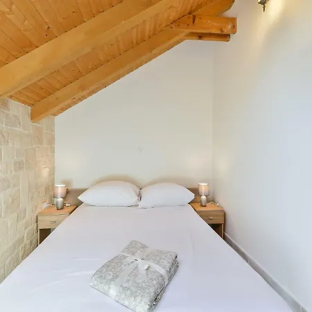 Villa Stone Stela & Lea